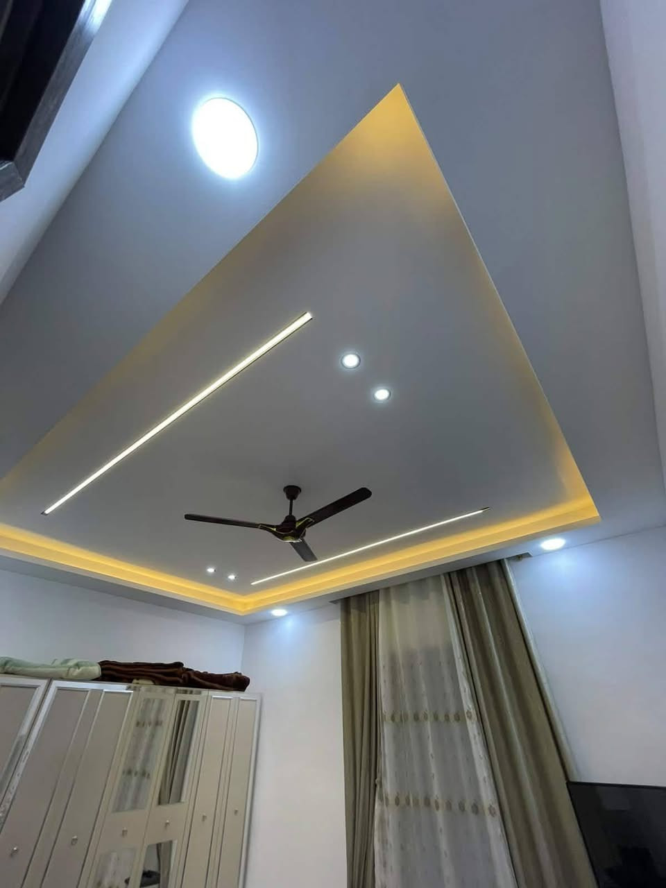 كادر عمل كافة البورگ عمل تحت إشراف مهندس وحسب الديكور الي يطلبه الزبون
وبأنسب الأسعار كل ماعليك تتصل وتختار الديكور وتأخذ عمل ونجهزلك كامل الكادر منالشرقاط نجيك للبيت تختار الديكور وننطيك سعر وتسأل عالاسعار قبل العمل وإحنا حاضرين الي حاب يشتغل يتواصل متفرغ حاليآ
***********
