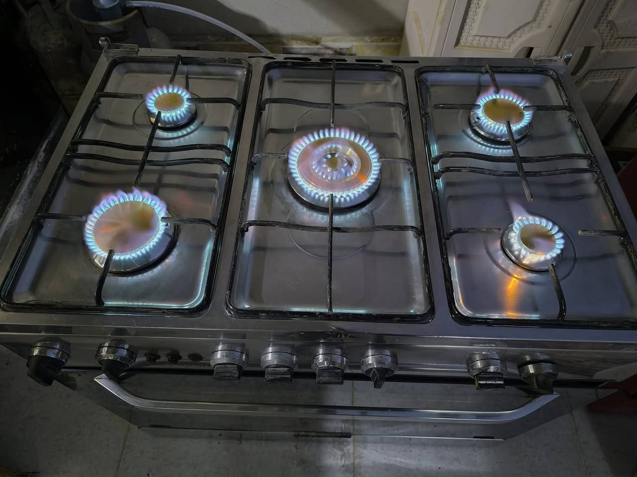 طباخ فريش مصري شرط الشغل نظيف اي عيب مابي
السعر 130
***********
