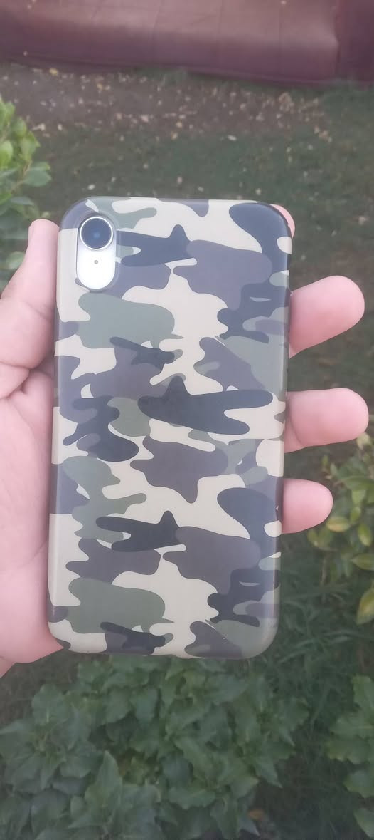 ايفون xr نضيف كلش ذاكره 64 فيس ايدي شغال  بطاريته 81 بس الضهر مفطور  رايده 150 او بي مجال رقم الهاتف ***********
