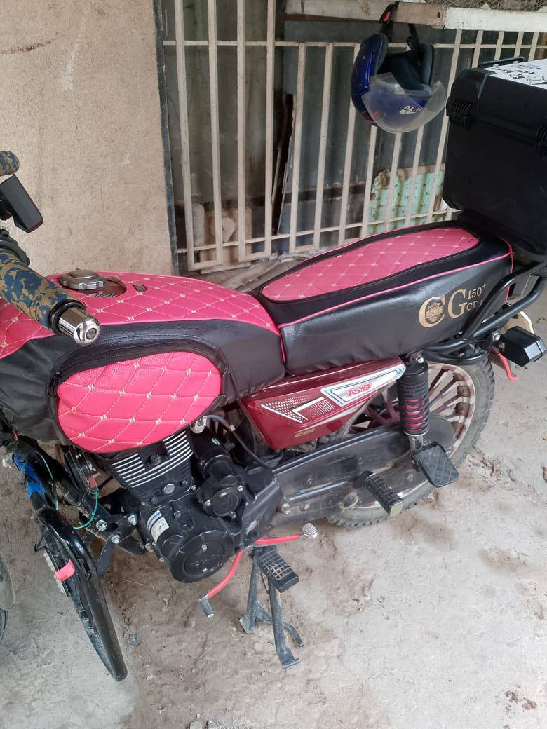 السلام عليكم البيع سيفان سونك (مكلف بل نشر) 
موديل 2024 نضيفه حيل مال جناي 
محرك 150c السعر 850بيهه مجال حك الجيه 
رقمي ***********كورك
مكاني (بغداد تاجي)
