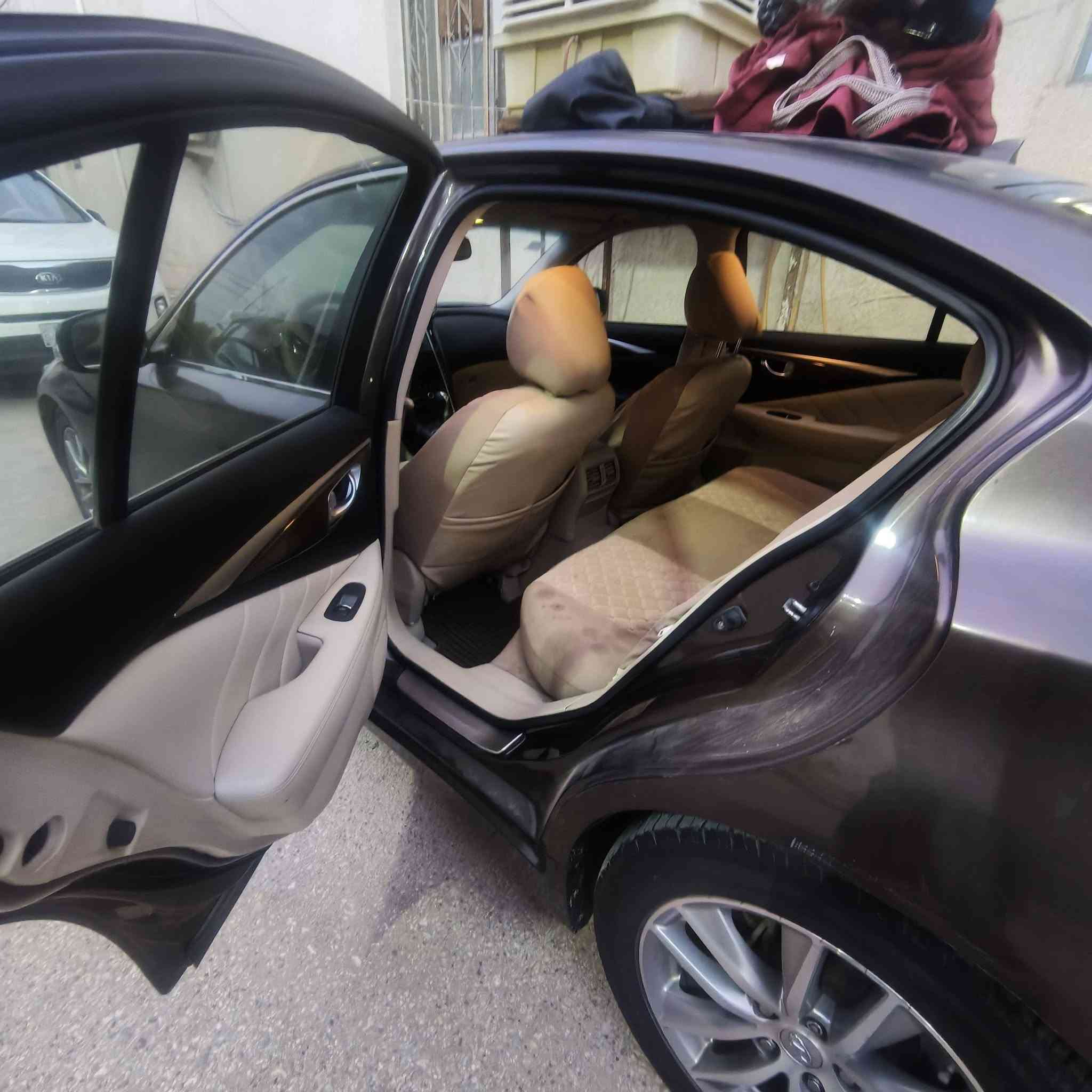 بسم الله الرحمن الرحيم 
انفنتي q50 محرك 3700 للببع
2014 بيها قطعتين تبديل  الدعاميه الامامية والجاملغ الايمن 
مكان السياره السماوه 
السياره رقم بغداد  
المسافه 85000كم
السعر 15,000$ 
للاستفسار الاتصال على الرقم التالي 
***********
