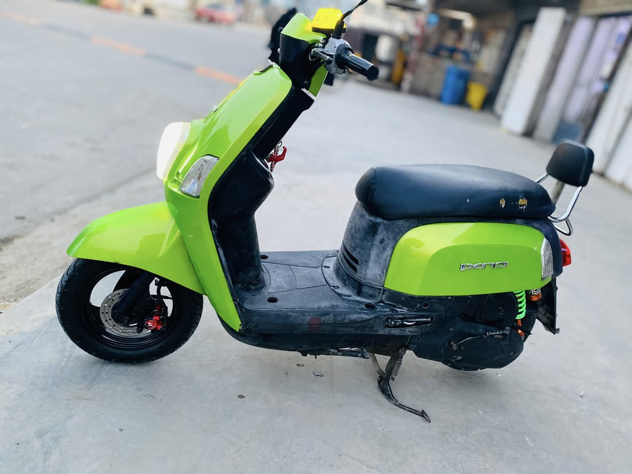 السلام عليكم دراجه بوليس للبيع الدراجه جديده سلف هندر كهربائيات كلها شغاله الدراجه جديده بعدها مكينه ما مفتوحه السعر ٥٥٠ وبيها مجال العنوان بغداد حي النصر الاستفسار خاص رقمي ***********
