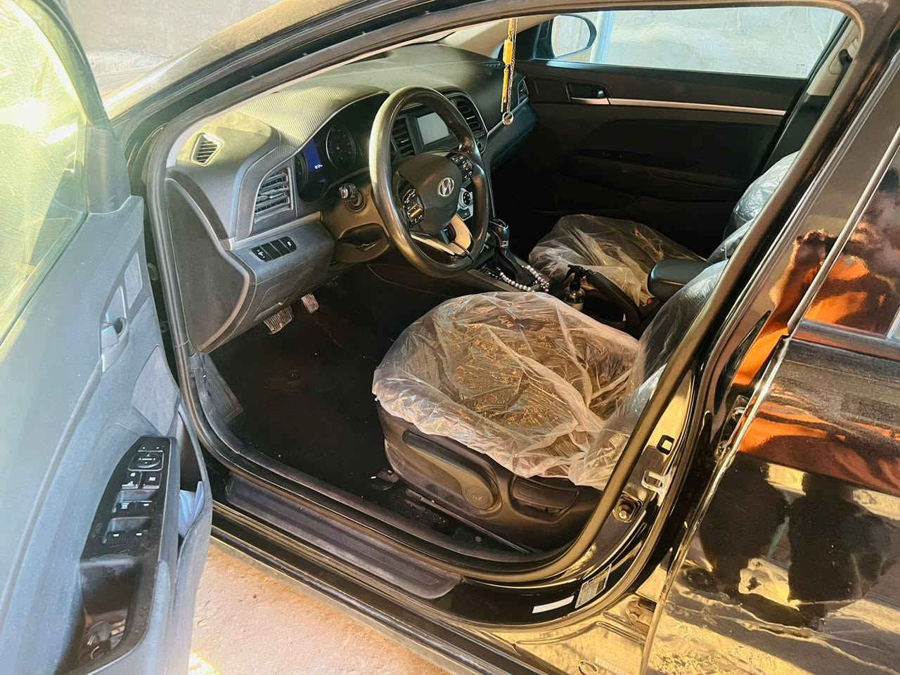 النترا 19 سياره رقم سليمانيه حادث امريكه ناشره. جاملق وبنيد  + بارد باب سايق  شوي شخوط بعد لون لاسود معروف بس سياره حلوه سياره بيه جبنه و حجر بيئه وصخ  انه ابيعلك بيه خيط تبخير هوه لخلل من جبنه وحجر لبيئه من غير شي انه ابيع بيه خيط وسياره حلوه وسعره بي مجال تعال وشوف وبخدمتك. سيارنه نااعمه 105 مستعجل ***********
