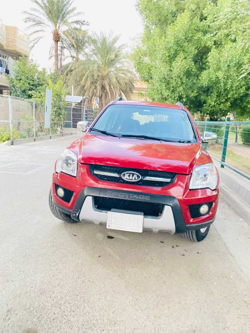 سبورتج 2010
مواصفات TLX يعني فول
السياره وارد كوري كفاله عامه 
لون ماروني 
مواصفات السياره:-
محرك 2000 دوش
تدفئه مقاعد 
نظام Eco 
فتحه سقف 
تحكمات سترين .
محرك كير مكفولات
تخم تاير جديد
ماشيه 216 الف
تبريد ثلج

 بي واتساب+964 750 728 9873
***********
