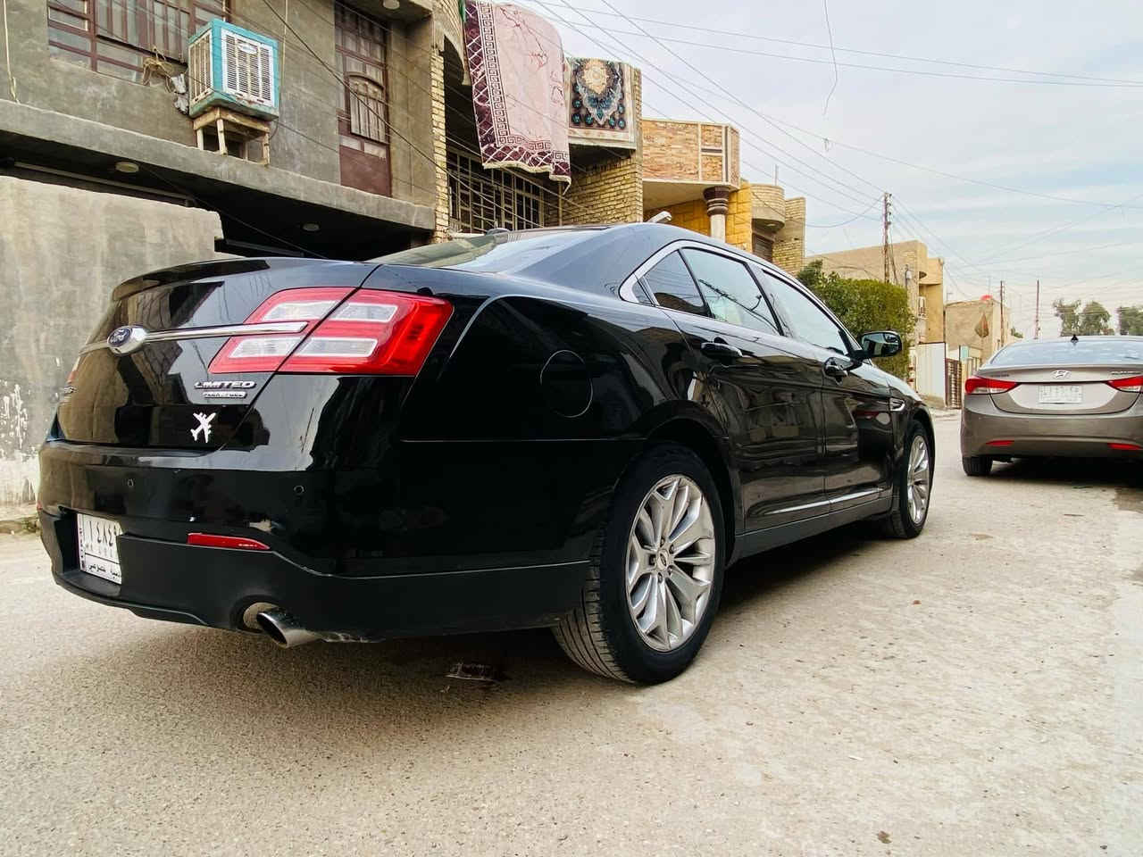 فورد تورس ١٦ امريكي مكينه ٣٥٠٠ مكينه جديد مال كصه قبل شهر شادها فول عد الفتحه نقصها  صدر امامي بس للبيع او المرواس بقتصادي رقم قاديسه جديد مشورع وطني بسمي مكنها بغداد الزعفرانيه
***********
