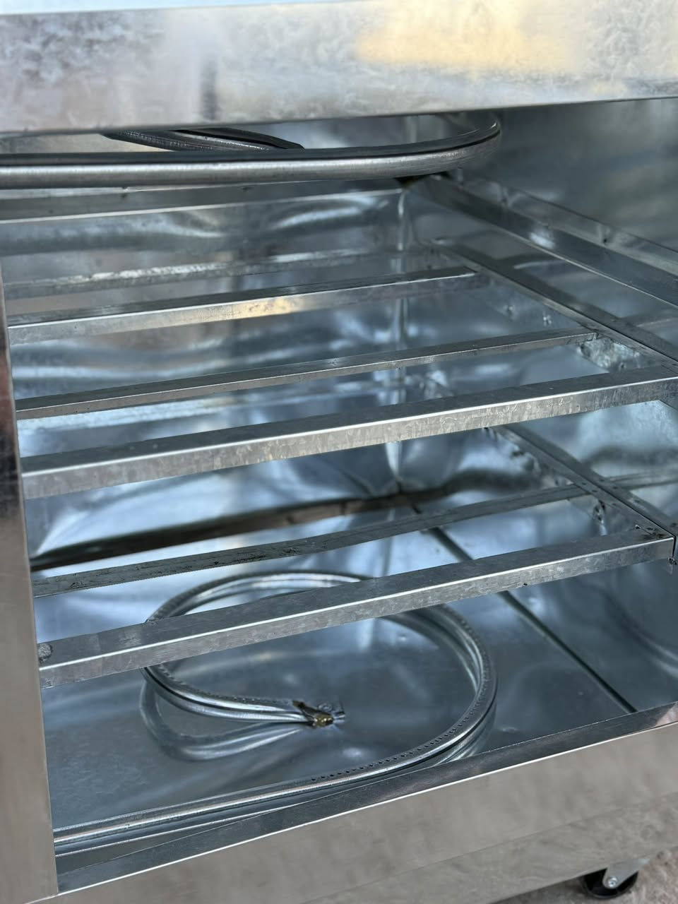 فرن  بس ب 38 الف             الحجم الكبير صينيتن          شرط درجه اولى.    موصل كوكجلي قرب محطه الهاشمي.   #يوجد توصيل داخل الموصل فقط 
***********
***********
