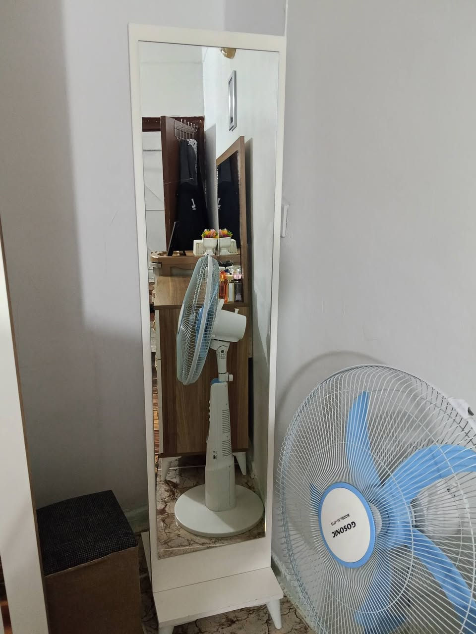 غرفه نوم للبيع سعر500اوبيها مجال واتساب ***********
