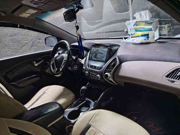 سلام عليكم للبيع توسان موديل 2011
امريكيه حادثه الجاملغ الامامي جهت السايق مبدل فقط السيارة مكفوله احلى من صوره رقمها بغداد الجديد بسمي دوشمه جديده مال توسان شاشه السياره مال بيت تجي وشوف بعينك السعر 130 وبيها مجال الاستفسار اكثر الاتصال ***********
