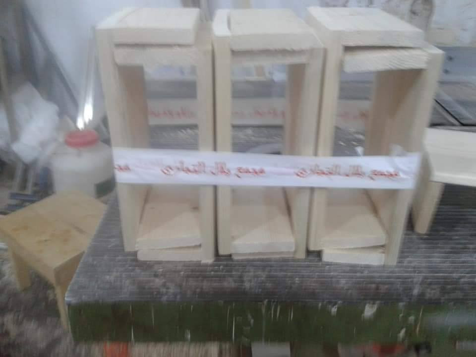 بسم الله الرحمن الرحيم
تختات جمله فقط سعر السيت 12 قطعة ب27 الف يعني سعر القطعة الواحدة الفين وربع 
نجارة ابو نور العبيدي هاتف *********** واتساب 
ومن الله التوفيق
