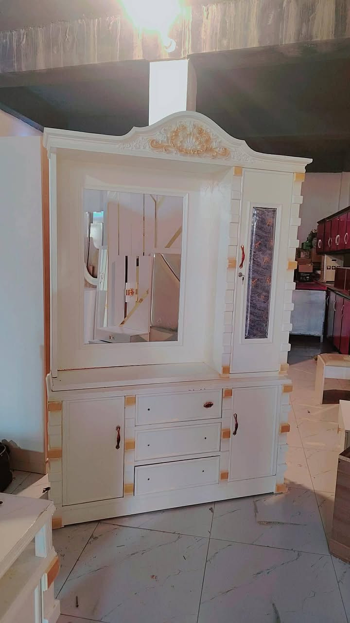 يالله غرفتين نوم صاج مسرح صبغ حراري مع غرفه تركي 10قطع 8باب تعتبر جديد جلولاء سوق السبت تفاصيل ع خاص او وتساب***********
