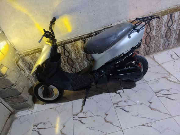 للبيع 9زروف دراجه نضيفه بمعنه الكلمه مكينه ناعمه الدراجه جاهزه السعر 150وبيه مجال قليل المكان القرنه الشرش للستفسار ***********
