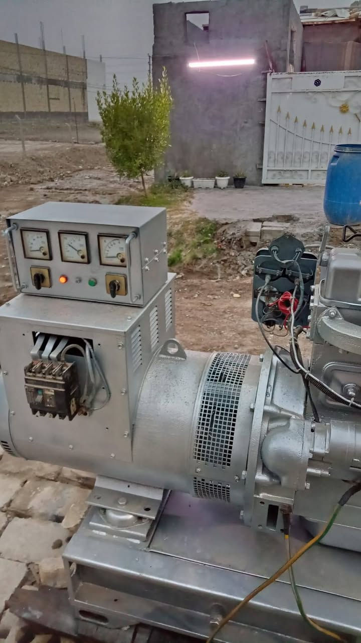 السلام عليكم
🔹 للبيع مولدة بيركز 30 كيلو 🔹
مولدة نظيفة وشغالة، قدرة 30 كيلو (37.5 KVA)، ثلاث فاز، مناسبة للبيت الكبير أو المحلات والورش والمشاريع.

✅ شغالة وجاهزة للفحص بأي وقت 
✅ محرك نظيف ومكفول صابغه للنظافه لا أكثر 
✅ توليد نظيف وكذلك مابي أي عيب تجي تفحص بالي يعجبك 

💰 السعر: 12 ورقة وبيها مجال 
    المكان : بابل ( كفل ) 

للاستفسار : ***********
