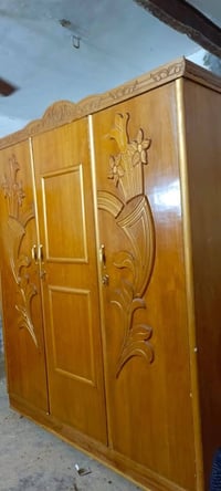 كنتور • ٣ أبواب • مليان رفوف
