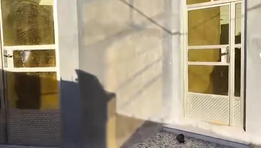 دار للبيع مساحه ٢٠٠ متر زراعي طابقين يحتوي ع ٥ غرف نوم تفاصيل داخل فديو العنوان شارع القديم وره سيطره الثانيه حي الامير قرب شيخ كاظم صلف خدمات ماء مجاري ***********
