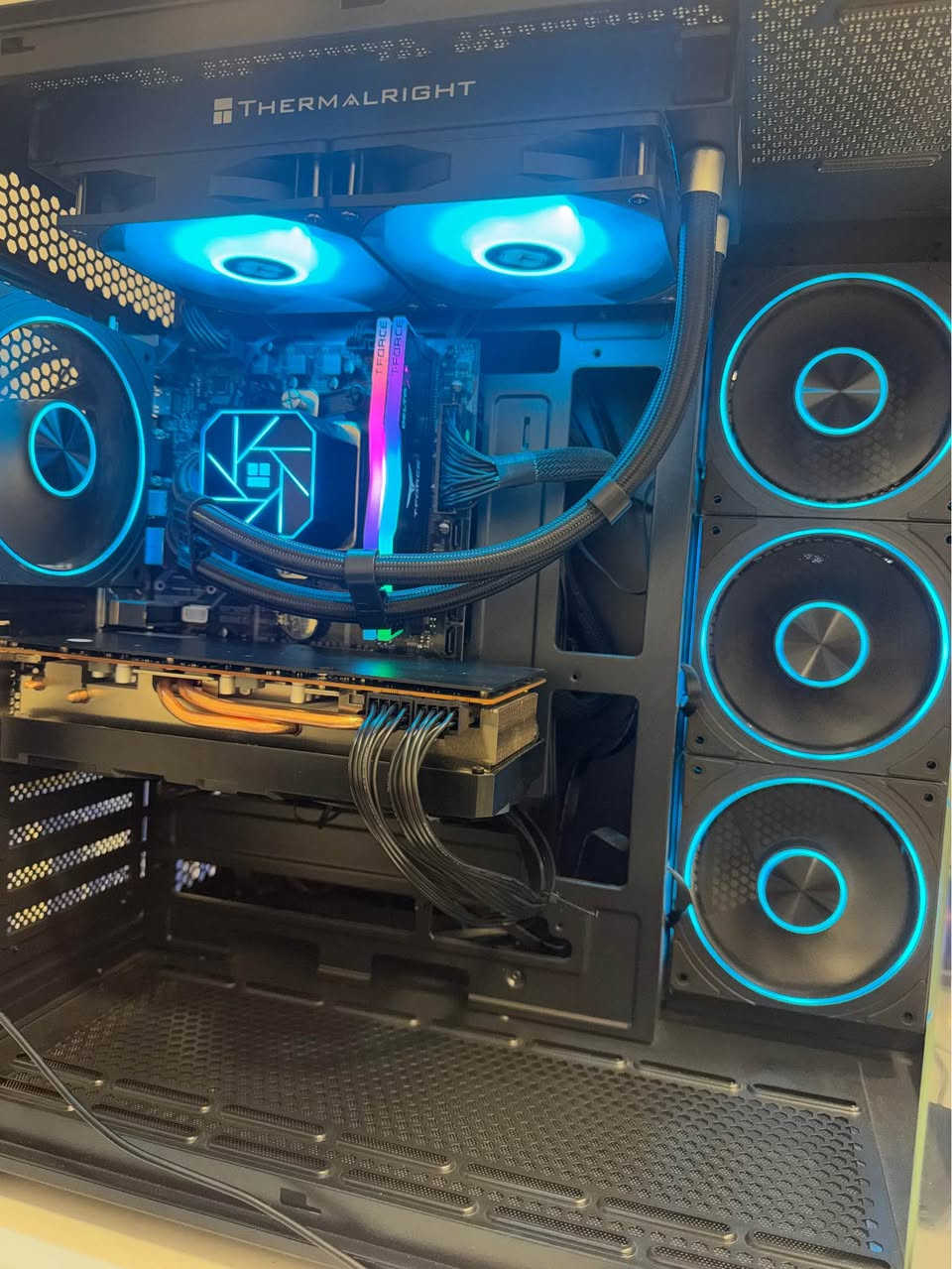 PC
670$
CPU : ryzen 5 5600x
Mother board : B650
Ram: 16 gb (2x8) t force
Hard : 1tb ssd nvme 
Power suply : 650 wat
Gpu: RX 5700xt nakrawa
Liquid cooler 2x fan أربيل, العراق


**إذا كنت صاحب هذا الإعلان وتريد حذفه لأي سبب، رجاءا أرسل رسالة إلى الدعم الفني**