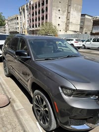 جيب كراند شيروكي موديل ٢٠٢٢ محرك ٦ سلندر  لمتد فول مواصفات  تشغيل عن ب...