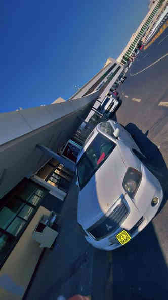 السلام عليكم كلانت مستيبوشي_2011  سيارة جديدة حدادية تبريد تدفئة  كير مكينة  كهربائيات كله جديدة
السياره اصوليه بس ما بيهه تحويل السنويه بأسم شركة ابيع كوم حديد 
السعر ٦٠$ و بيهه مجال 
عنوان شارع فلسطين
***********
