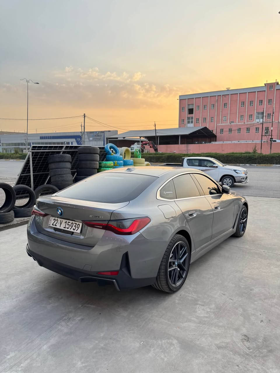 BMW i4. 2024 EDrive35
فووا كارەبایی بە یەک شەحن نزیکەی ٥٠٠کم دەڕوات 
جملغ بۆنیت گۆڕاوە بێ داخلی 
هەموو گیانی بە شەرت 
نرخی خوار هەموو بازاڕ ٢٦٩$ 
***********
*********** أربيل, العراق

