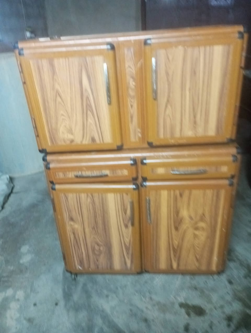 سِـلَأّمًعٌلَيِّکْمً كاونتر مشدود مرتين بس للبيع متر مابي عين امنيوم وياه سنك حديد السعر 70وبي مجال حك الجيه عنوان كركوك ***********شراي اتصل 🤍
