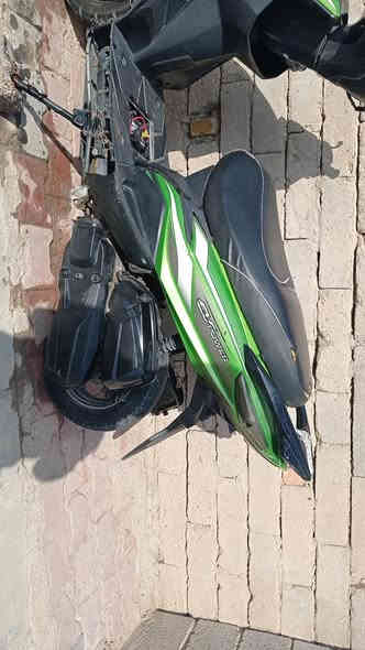 سلام عليكم دراجه للبيع مكينه نضيفه كهربائيات كله شغاله ماناقصه شي مكان دراجه المجر الكبير ناحيه العدل العسر250وبيه مجال مامتواجد على فيس ***********
