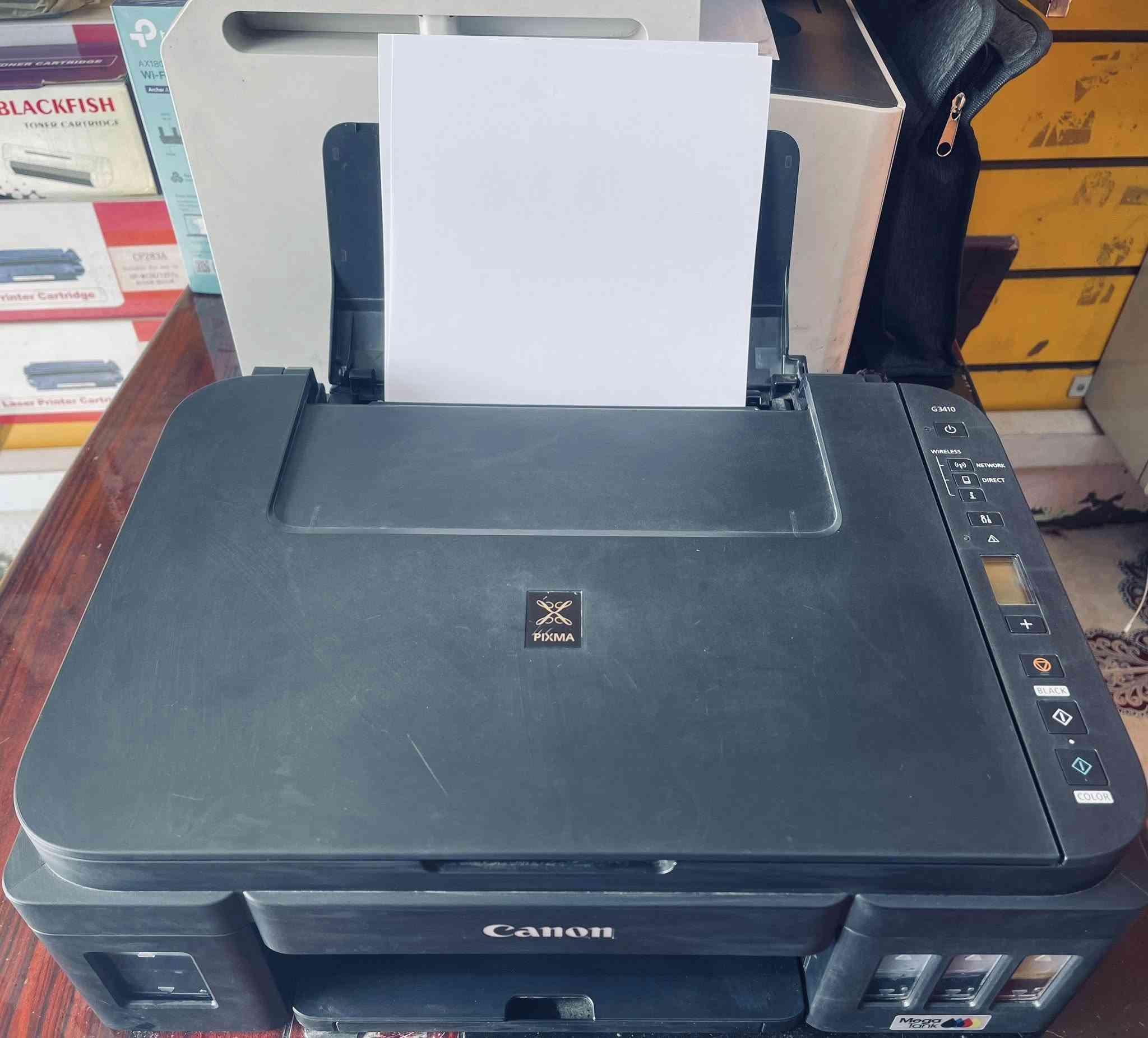 طابعة 🖨️ كانون 
 تسحب ملون عادي مع سحب صور بدقة عالية
مع سحب من جهاز الموبايل أيضا 
اقتصادية ١٠٠٪؜
مستعملة قليل الحبر الأصلي بعد بيها
سـعر 135


**إذا كنت صاحب هذا الإعلان وتريد حذفه لأي سبب، رجاءا أرسل رسالة إلى الدعم الفني**