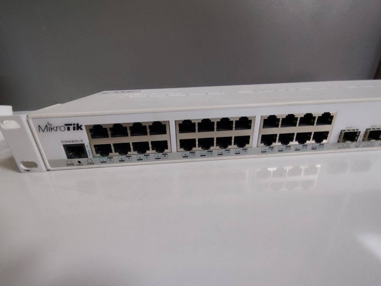 CRS 326 مايكروتك مستعمل 🔥🔥

السعر 230.000♦️

للإستفسار والتواصل *********** واتساب توجد خدمة توصيل خلال 24 ساعة
