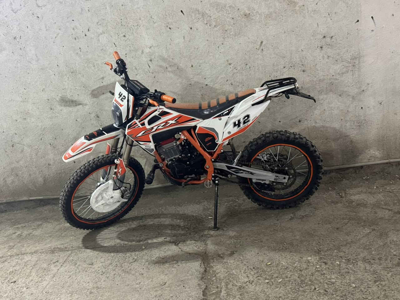 قفاز CRXمكينه٣٥٠ موديل ٢٥  اربعه ولف صار الهه ٣اشهر مطلعهه صفر. بدون نواقص ***********
