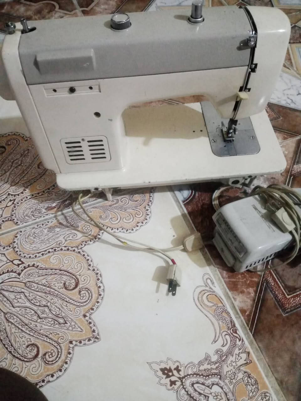 برذر باسستر الياباني تطريز وخياط 
سعرها 160 مكاني بغداد الحسينيه ***********
