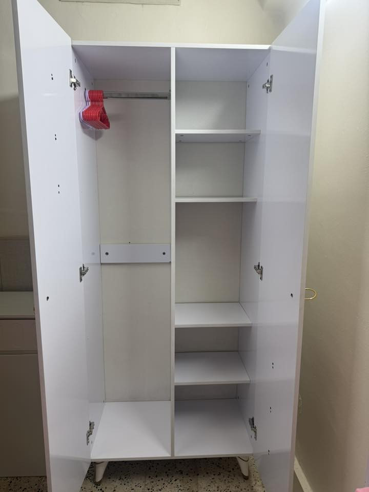 السلام عليكم 

غرفه نوم اطفال نضافه ١٠٠/١٠٠  
كامله هيه ودوشك الخطوه كامله 
السعر ٣٥٠ الف 
الرقمً: ***********
