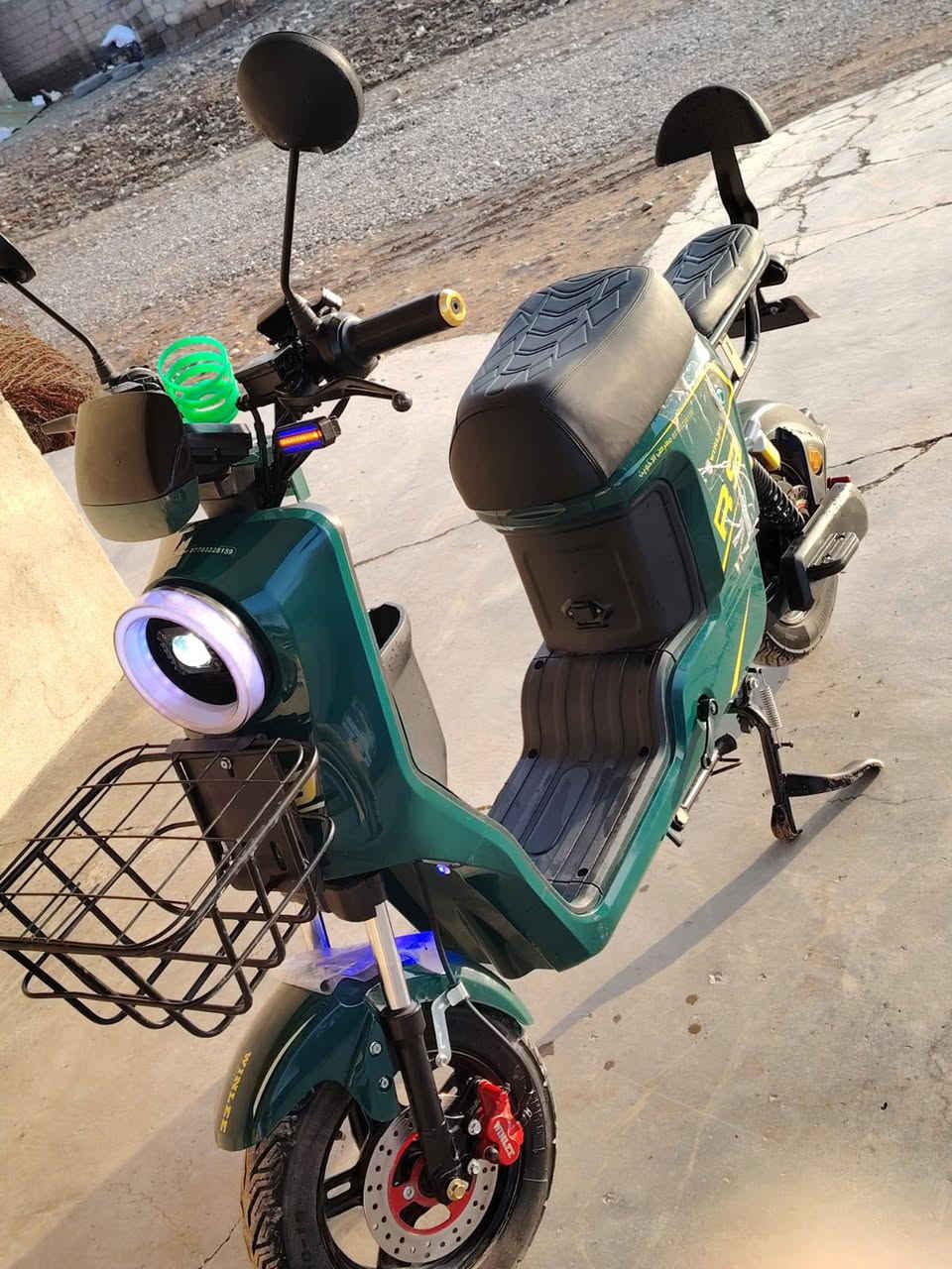 السلام عليكم R9 2026 للبيع السعر
500وبي مجال 
اتصل ***********
