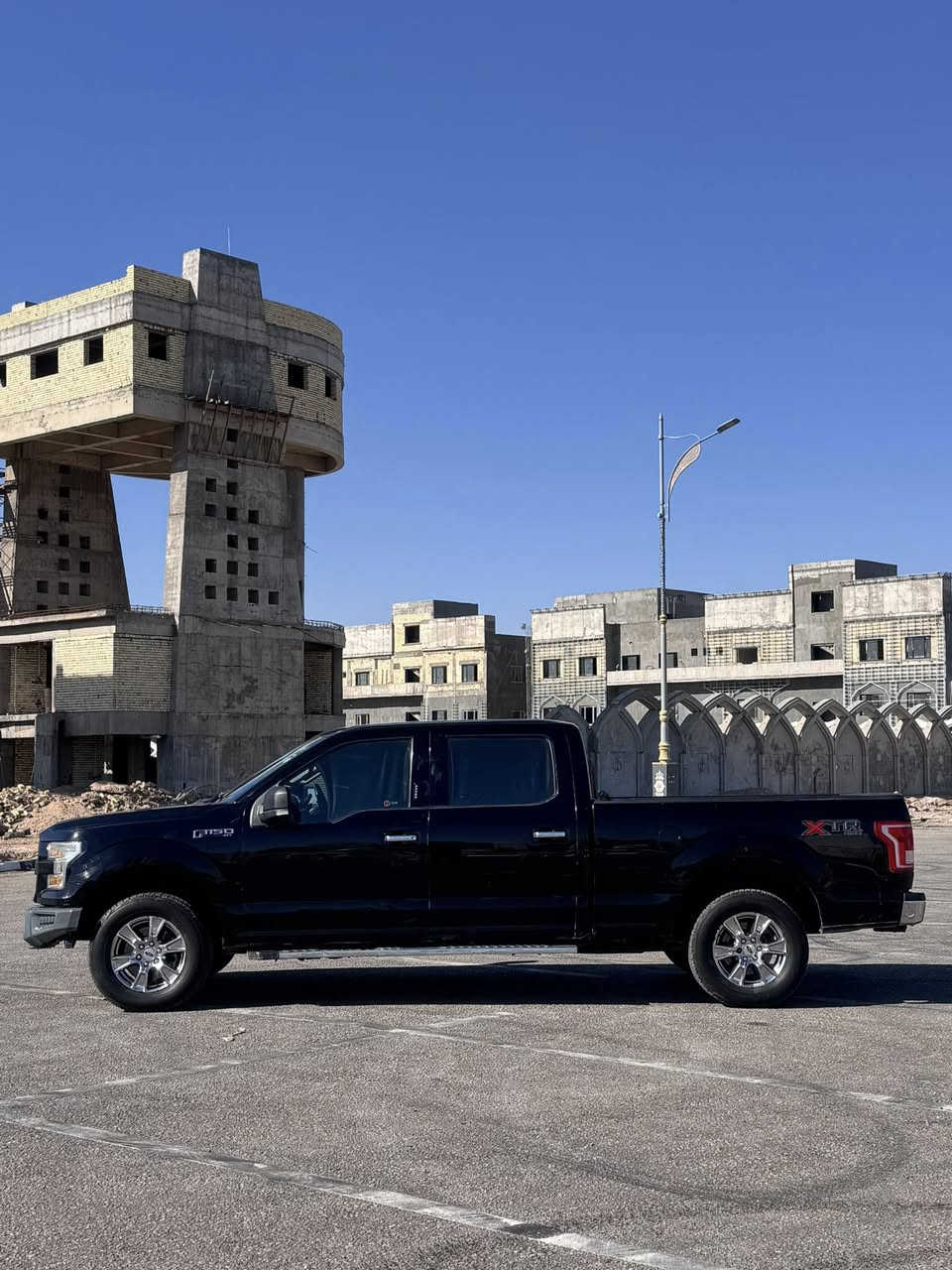 السلام عليكم للبيع فورد f150
2017xlt 
فور ويل باب طويل بدي طويل 
 كير تعليك V8. 5000
منضومه غاز  100 لتر انسه صرف 
رقم اربيل باسمنه 
صبغ جاملغ وباب وتلكيطات بلبدي اثر طخات 
مكان كربلاء 
كير مكينه تبريد حداديه تخم تاير كامله 
السعر 165 
للاستفسار ***********
