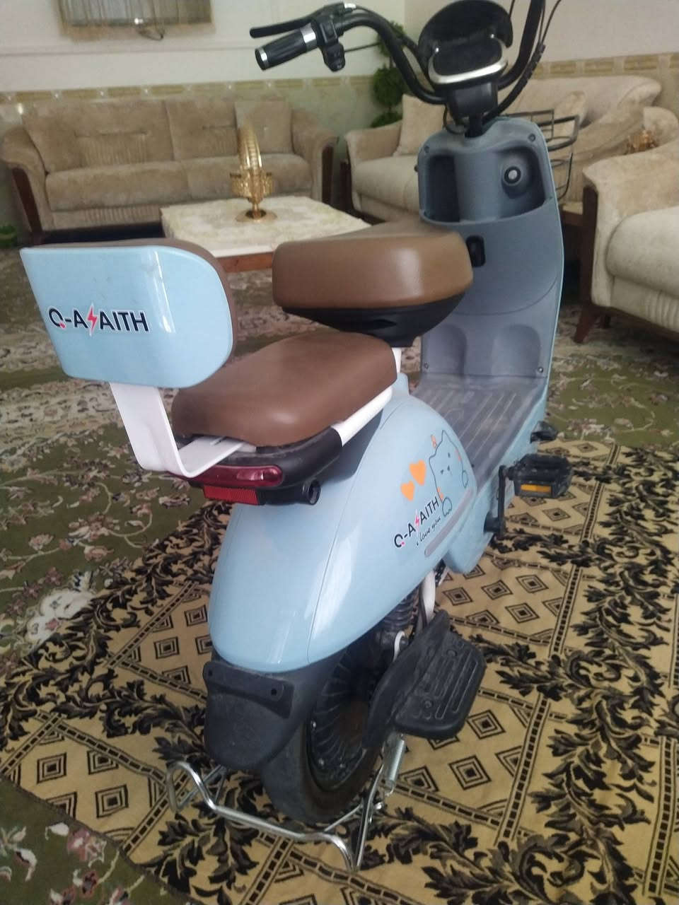 دراجة للبيع استخدام جدا قليل كل غراضها جدد تعال وتتاكد بنفسك
مواصفات 
بصمة 
كارت 
سويج 
نظام ضد السرقة 
4 سرعات 
اربع بطاريات ليثيوم 
راسلني خاص وتدلل


**إذا كنت صاحب هذا الإعلان وتريد حذفه لأي سبب، رجاءا أرسل رسالة إلى الدعم الفني**