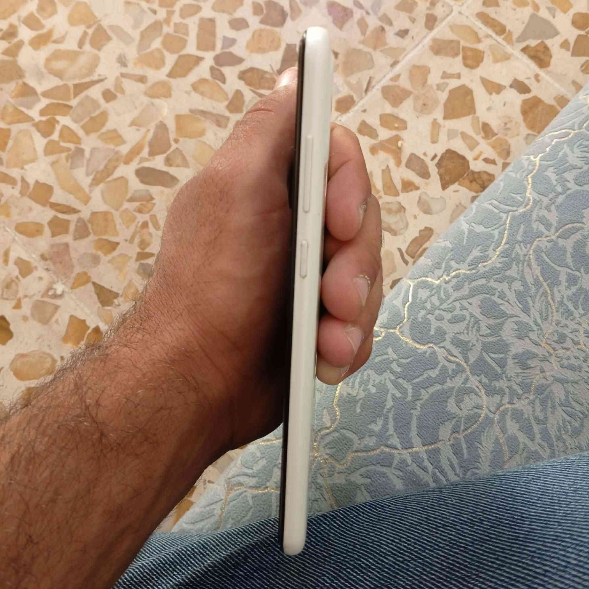 سلام عليكم  
موبايل لبيع c11 النضافه 90/100 
السعر 100 وبي مجال شي قليل 
الاستفسار اتصال ع هاذا الرقم 
*********** كورك
