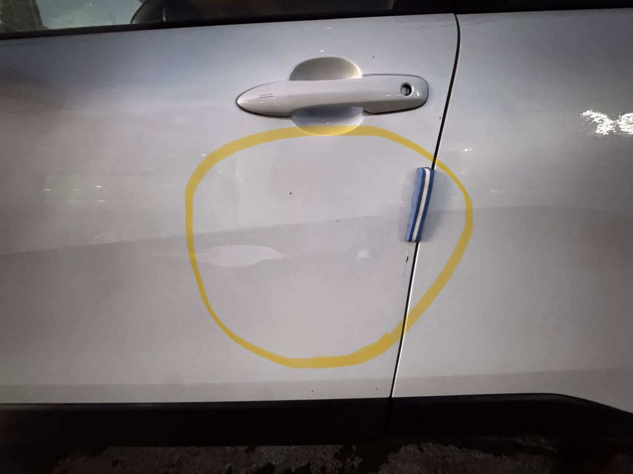 كورلا كروس للبيع موديل ٢٠٢٥ داخل مخملي الضربه بارد بباب السايق كما في الصوره الموجوده السعر ٢٥ مليون قفل الرقم***********
