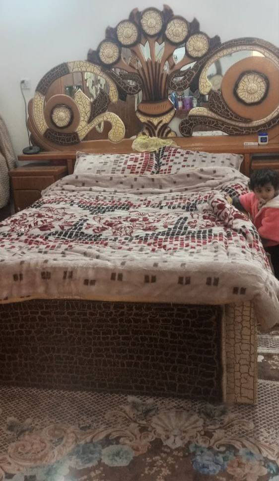 غرفة نظيفة للبيع
 السعر 850 وبيها مجال للشراي
***********
