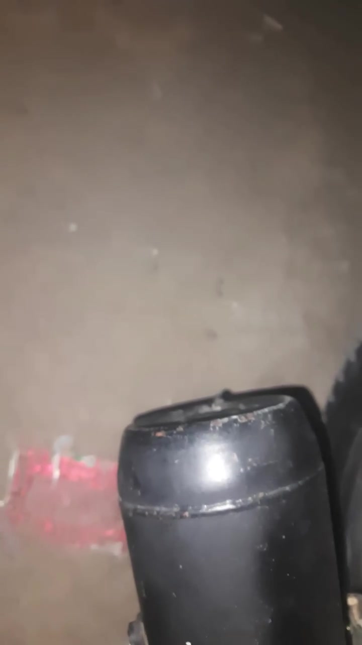 اعادة نشر دراجه بيهة خيط تبخير مثل ما موضح بل صورة وبيه برغي مال هوة الي بل كابريته طايح ما موجودسعر 350 وبيهة مجال


**إذا كنت صاحب هذا الإعلان وتريد حذفه لأي سبب، رجاءا أرسل رسالة إلى الدعم الفني**