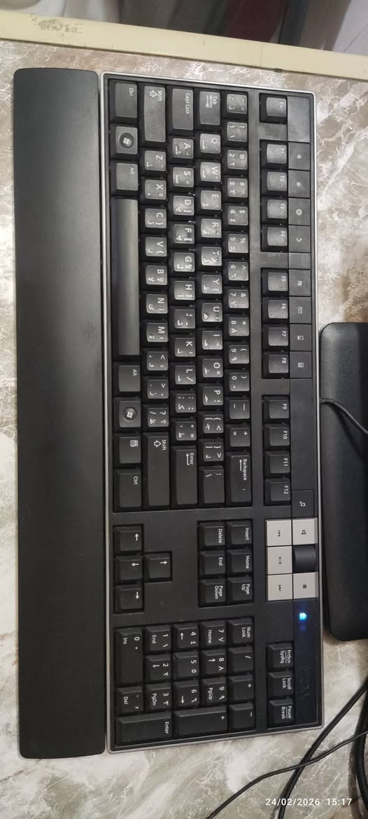 السلام عليكم
للبيع حاسبة hp كاملة ( كيس HP + شاشة DELL حجم ١٩ بوصة + كيبورد DELL + ماوس hp ) مستعملة فترة قليلة جداً بسعر ٨٥ آلف شامل التوصيل بغداد فقط.
المواصفات :...........
Windows 7 Professional 
Processor : Pentium (R)Dual-Core E5800 @ 3.20GHZ
Installed Memory (RAM) 4.00GB
Intel (R)G41Express Chipset.
(Microsoft Corporation WDDM1.1)
Chip Type: Intel (R) 4Series Express Chipset Family.
Total Available Graphics Memory:
1294MB
2HDD - 320GB + 250 GB
2CD ROM DVD
..............   
Monitor Tupe:
Dell E 1912H (Analog) 60Hertz.


**إذا كنت صاحب هذا الإعلان وتريد حذفه لأي سبب، رجاءا أرسل رسالة إلى الدعم الفني**