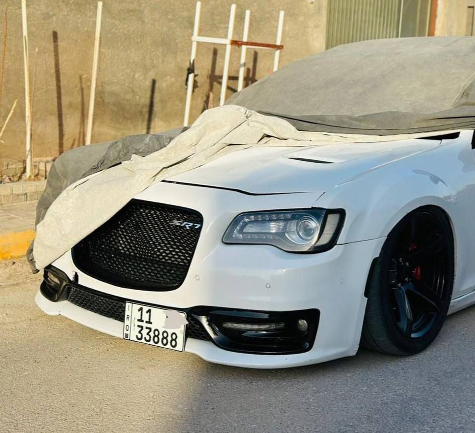 اوباما  RT الموديل: 2012 جكات  الفئة: S تو ويل
المحرك: V8 سعة 5700
السياره كلش نظيفه و كلش معتني بيها 
و الصور كدامك تجي تشوفها بعينك و تحكم
السياره عليه اضافات كلش هواي 
اكسل قفل srt شوته srt كل الغراض srt بس مكينه 5700 
الوارد: امريكي 
الحالة: السياره صور حادث في المنشور 
بنيد محدث SRT وجاملغ صبغ بدون اي دواخل 
الباقي كله مكفول 
الممشى: 150 ألف ميل حقيقي بشرط
رقم السيارة: بغداد مميز تاخد تحويل

✅ الســعـر 💵 عـلـق و يــتـم الـرد عـلـيـك 📩

المواصفات:
1- فئة S فول مواصفات للاخير لل دمام الخلفي
2- بصمة تشغيل
3- كلاصات حار بارد
4- شفتات ستيرن
5- نظام سبورت
6- كشنات جلد احمر أصل SRT
7- كشنات كهرباء و خزن
8- كشنات تدفئة و تبريد
9- تدفئة ستيرن
10- مثبت سرعة
11- كاميرا خلفية
12- مرايا جانبية هيتر
13- حساسات اماميه و خلفيه 
14- دخول ذكي (بصمة)
15-ويل قياس 20 نجمه 
16- دمام خلفي
17- مري قلاب اوتو
وباقي مواصفات فئة S المعروفة

رقم صاحب سيارة
***********
