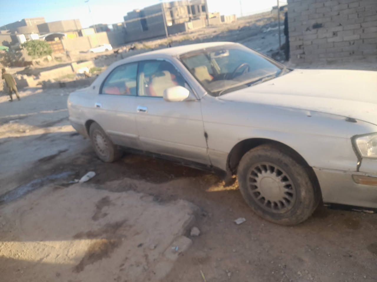 سلام عليكم  سيارة بطه منتصل الون لولوي سيارة جاهزه بس عوزه حداديه سيارة حلوه مكفوله النقل ولكصه بس بيه ضربه بل مدكر الوره قليله الستفسار عله رقم *********** السعر 35وبيه مجال
