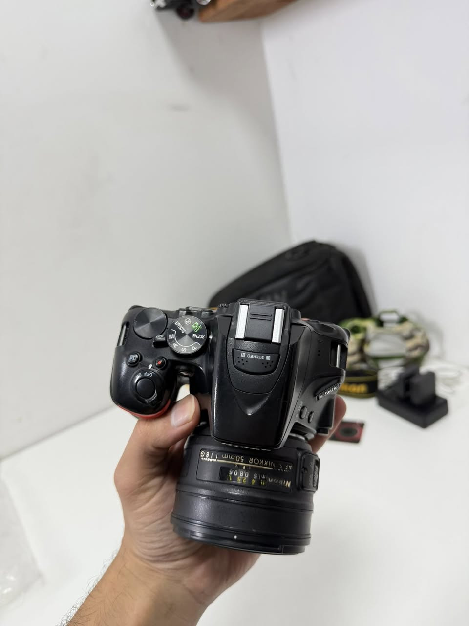 ⁨	🎬📸
إذا تريد كامرة قوية للتصوير والفيديو وبداية احترافية 🔥
Nikon D5600 ويا عدسة 50mm f/1.8 G صفقة مرتبة كلش ✨

🌟 مناسبة لـ:
• البورتريه 👤
• صناعة المحتوى 🎥
• تصوير يومي وسفر 🌅
• تصوير احترافي بعزل قوي 🔥

🔍 المواصفات:
▪️ كامرة Nikon D5600
▪️ سنسر APS-C بدقة 24.2MP
▪️ شاشة لمس متحركة 📱
▪️ واي فاي + بلوتوث
▪️ تصوير فيديو Full HD
▪️ ألوان حلوة وتفاصيل قوية
▪️ عدسة 50mm f/1.8 G بورترية
▪️ عزل احترافي وأداء ممتاز بالإضاءة الضعيفة ✨

🧼 النظافة: 80٪؜

📦 الملحقات:
✔️ جنطة
✔️ شاحنة
✔️ دبل بطارية 🔋
✔️ حزام نيكون
✔️ جلاتين عسكري لحماية الكامرة
🎁 رام 32GB هدية وياها

💰 السعر فقط: 525 ألف
🚚 توصيل مجاني لكل المحافظات

📩 للاستفسار أو الحجز مراسلة الصفحة

#Nikon #NikonD5600 #50mm18G #Photography #Portrait NikonCamera تصوير كامرات نيكون بورتريه صناعة_المحتوى⁩


**إذا كنت صاحب هذا الإعلان وتريد حذفه لأي سبب، رجاءا أرسل رسالة إلى الدعم الفني**