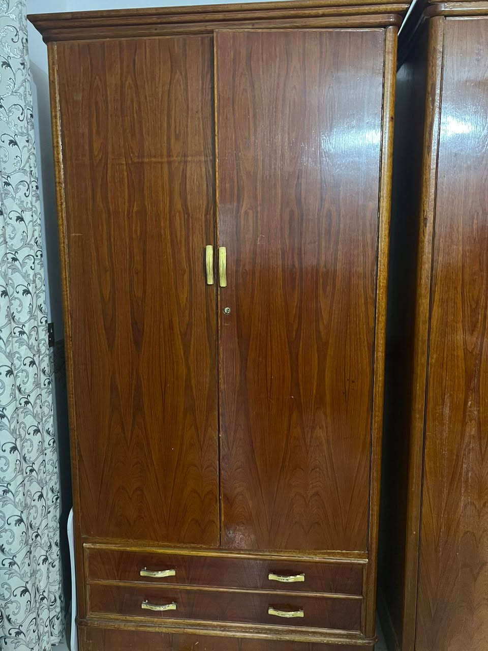 سلام عليكم غرفه نظيف ومرتبه 
السعر (٧٠٠) وبيها مجال بعد


**إذا كنت صاحب هذا الإعلان وتريد حذفه لأي سبب، رجاءا أرسل رسالة إلى الدعم الفني**