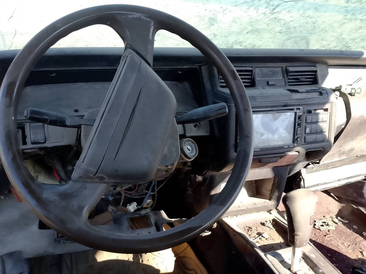 سلام عليكم يوجد دشبول سيدان كامل جديد البيع ***********ملاحضه شتري سيارت تصقيط
