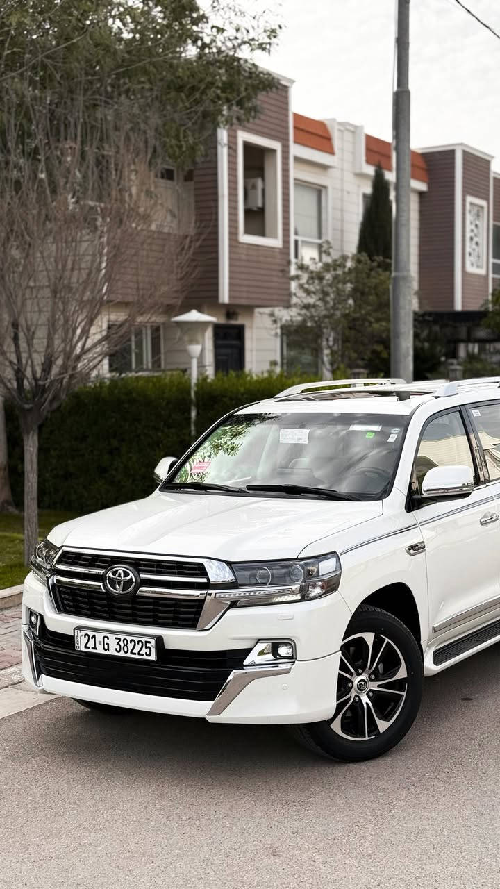 ‏GXR‏  Toyota Land crusir  2021
‏ Grand turing
گراند تورينگ
فول مواصفات
رقم سليمانية سنوية جديدة ..
ماشيه 42 الف كيلو

داخل جوزي 
3 شاشات
المواصفات  فول 1/1         
بصمة + تشغيل عن بعد
اربع بيبان بصمه
فتحة سقف
زراك امامي 
صندوق كهرباء 
كشنات كهرباء 3 دكم
محرك 6 سلندر
شاشه جبيره اندرويد 
ايرباك عدد 8
عداد ليزري لكزز
شاحن واير ليس
حساسات امامية وخلفية
مري شفط + ثلاجة
فور ويل 4*4
لايتات اوتو  
تحكم استيرن فول
لايت زنون 
كاميرا

مكفوله كفاله عاااااامه ..
بدون صبغ بدون بارد بدون شخط

السعر  595 $  وبيه مجال 
رقم / ***********
مكان ديالى /خانقين
