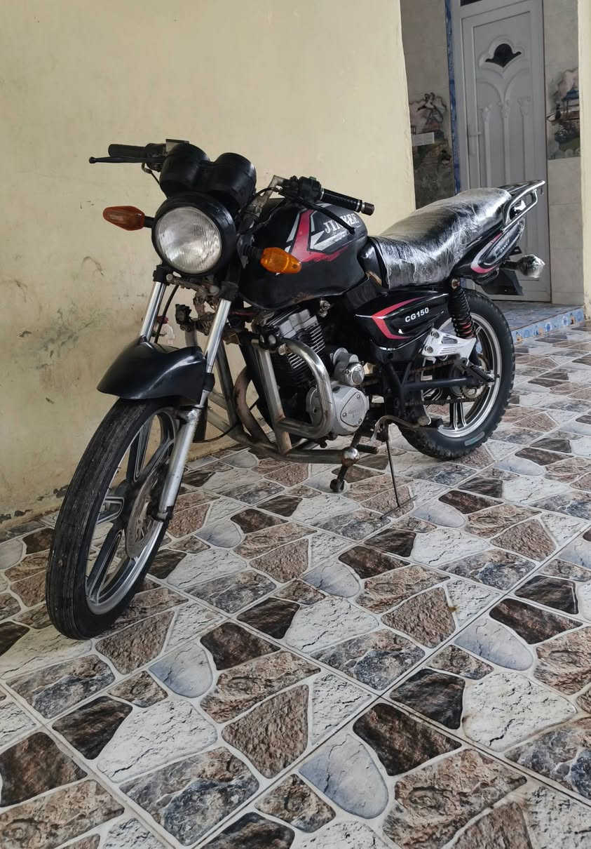 السلام عليكم
دراجة باندا 2013 أوراق كامله، للبيع السعر 350 وبيها مجال المكان ديالى شهربان ***********
