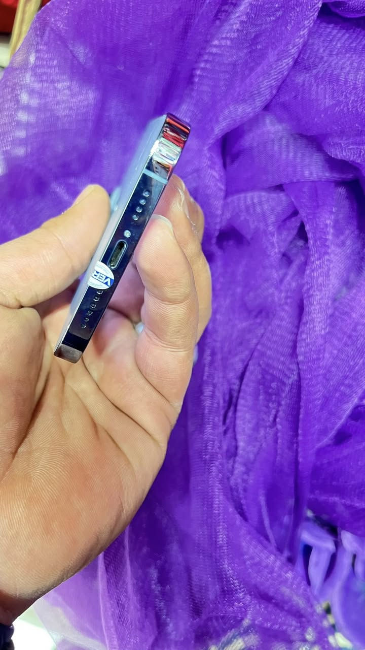 سلام عليكم 13برو ماكس ذاكره 256بطاريه 93الجهاز بعده بل كارتون حته مامستخدم شي بسيط كلش ملحقات كارتونه +لزكه  بكج حمايه +كفر سعره 775 قفل واتساب ***********
