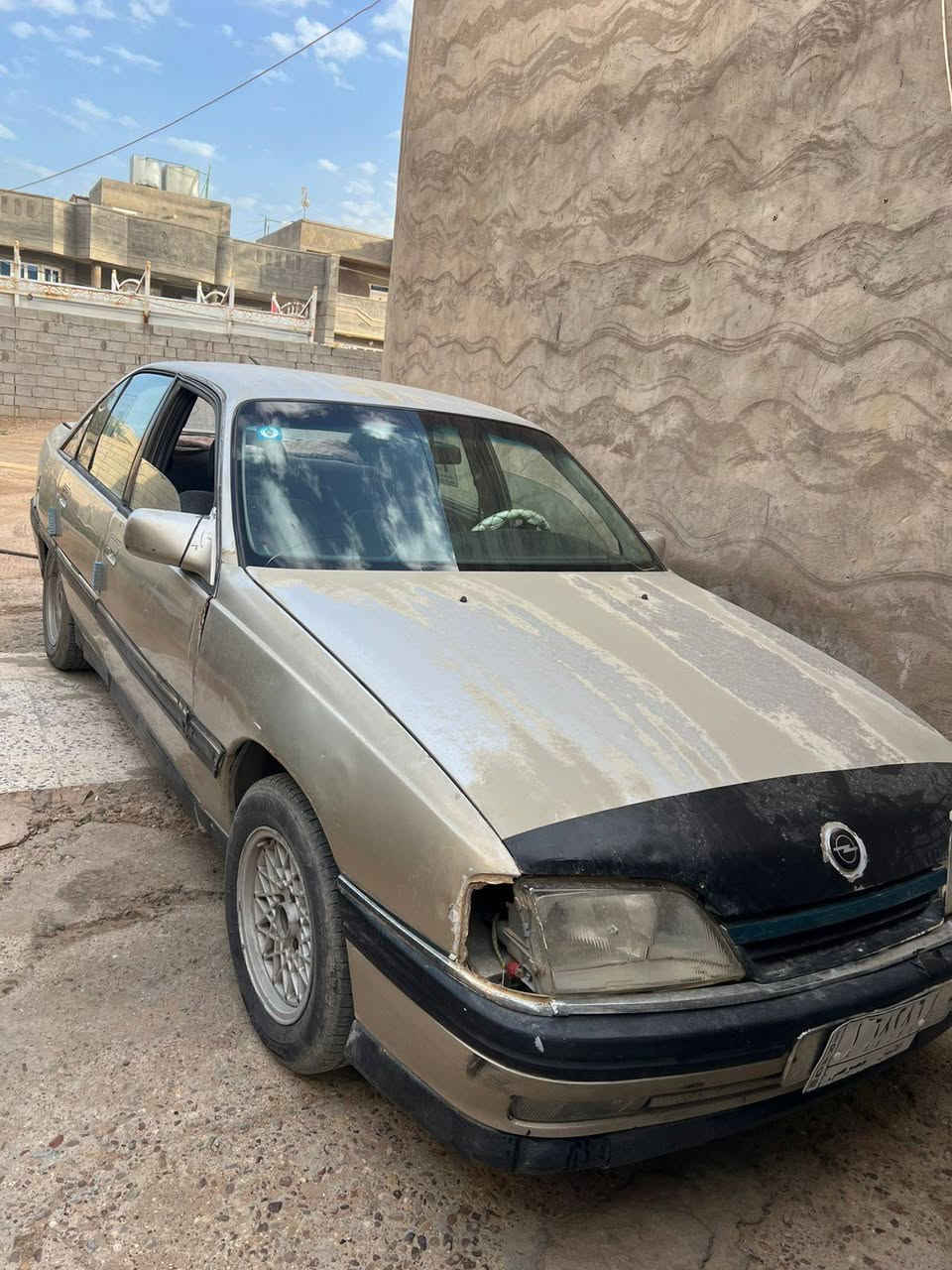 سلام عليكم من رخصت الدمن اوبل اميكه مودي88محدثه 92كير مكينه خير من الله  بس بيه اكسن بي صوت بسيط  وسياره حلوه وشوصي بادي مابيه اي شي بيع مستجعل صاحبه عند مريض 

واتماتيك مو عادي لو صفر شباني يعني سلفر بيه جراد بسيط
الهاتف صاحبه  ***********
العسر 26وبيه مجال لشراي  العنوان الرمادي
