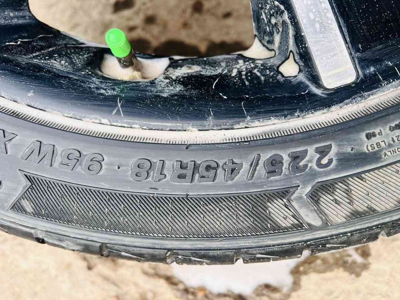 تخم ويل كاب  وتايرات 18
نضافه فول  لا لحيم ولا عواج شرط لفحص وتخم تاير شرط اخو جديد. 18/45/225
عنوان ديالى جديده لشط 
هاتف ***********
س300
