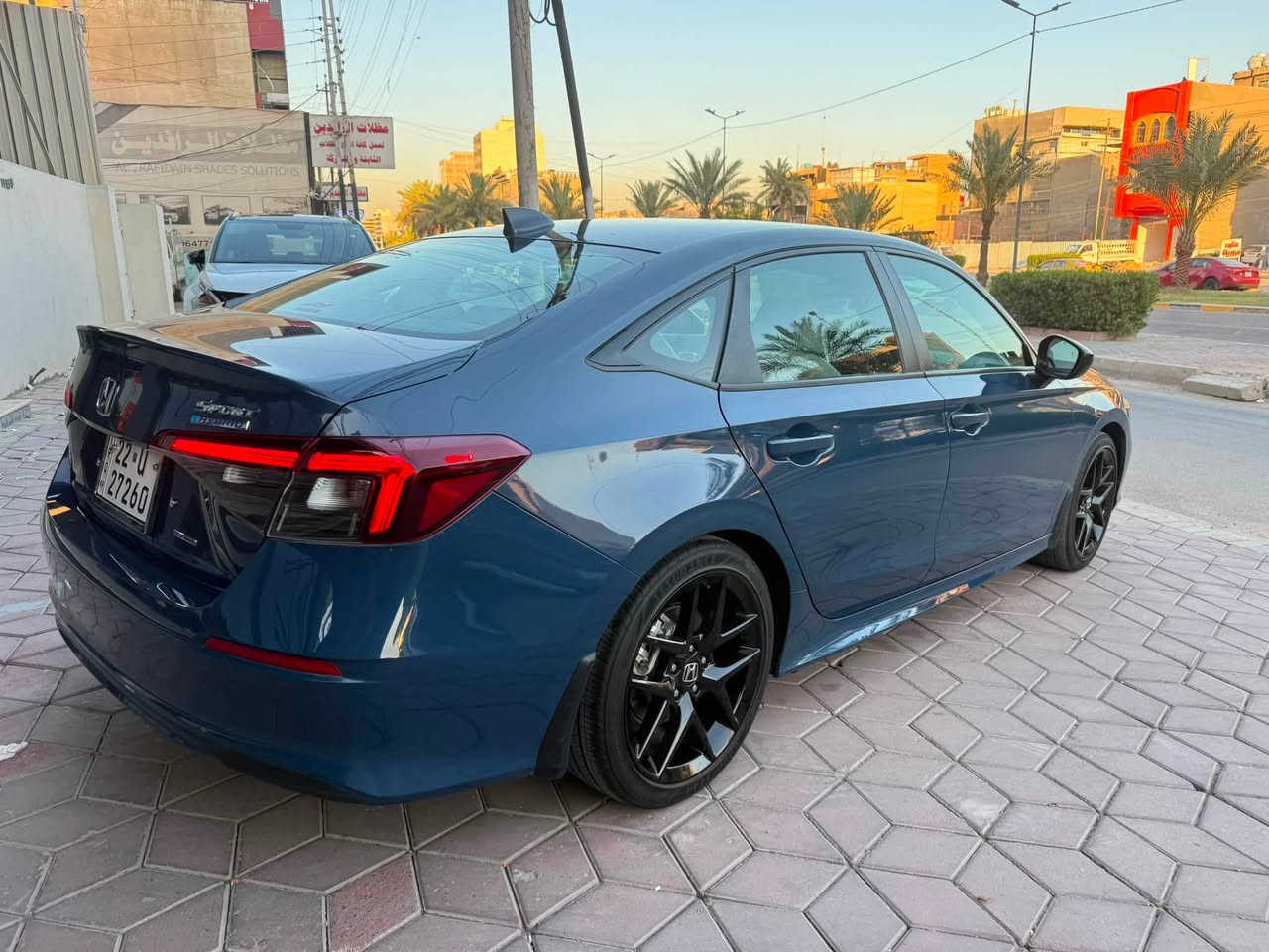 السلام عليكم من رخصة الادمن المحترم 
للبيع هوندا سيفيك هايبرد سبورت ( 2025 ) اربيل
اللون ازرق 💙
محرك ( 2000 ) هايبرد 
فتحة سقف 
داخل جلد ومخمل رصاصي
بصمه 
هاند  بريك كهرباء
رادار امامي وتوقف ذاتي 
رادار جانبي ونقطة عمياء 
شاشه عداد دجيتل
لايتات LED زينون بلادي 
ويل كب 18 وتخم تاير كودير امريكي 
شفتات ستيرن 
تحكمات ستيرن
ماشية ( 15 )
أرضيات ربر 5 قطع وارضيات مخمل بلاديات 
بجم كبس
وباقي المواصفات المعروفة 
 ( الحادث PDR بلجاملغ الخلفي وصبغ بذيل الجاملغ )

السعر ( 175 ) ورقة 
***********
