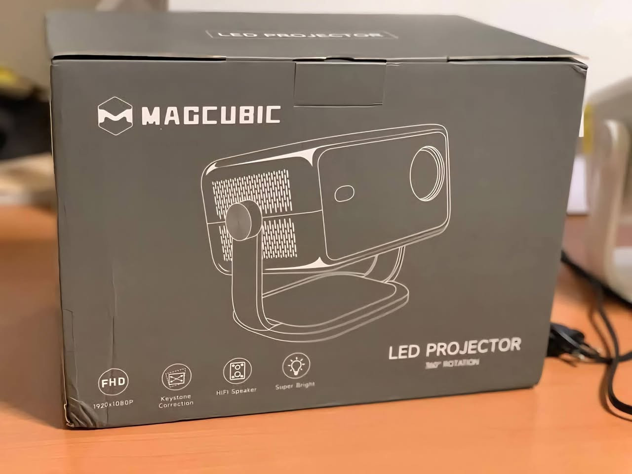 متوفر داتا شو 

Magcubic L018.

يتميز الجهاز بدقة 4K وسطوع 650 ANSI لومن.

يعمل بنظام التشغيل أندرويد 11، ويدعم تقنية واي فاي 6.

يحتوي على ميزة التركيز التلقائي وتصحيح الانحراف التلقائي للصورة.

متحكم ريمونت وماوس 

يُعد مناسبًا للاستخدام المنزلي والألعاب والعروض الخارجية.
جهاز كلش راقي مو نفس باقي الاجهزة 
واكو يعرفون قيمته شنو 

سعرة جاي ينباع 140

قفلة 100 الف 
ومامشتغل غير دقايق والله


**إذا كنت صاحب هذا الإعلان وتريد حذفه لأي سبب، رجاءا أرسل رسالة إلى الدعم الفني**