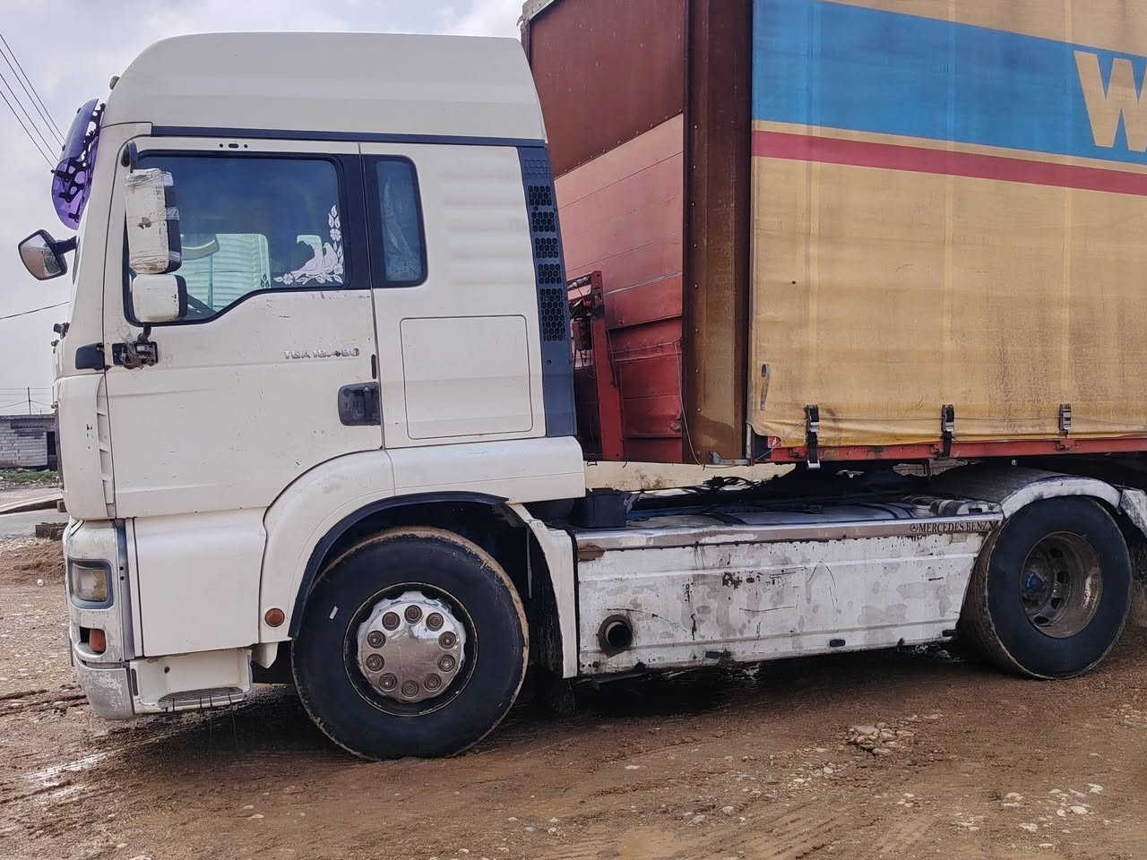 سلام وعليكم مان البيع 
موديل 2004
رقم ***********
سياره مال شغل مكفولة كير ومحرك
سياره بدون ضباره
